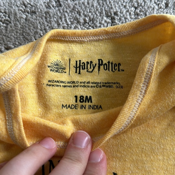 Harry Potter Onesie HufflePuff - Picture 2 of 2